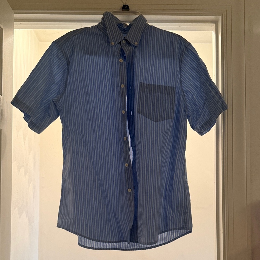 Dockers Men's Blue Pinstripe Casual Shirt